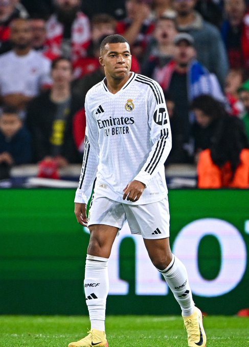 Benzema Sends ‘They’re going To Kill Him’ Message To Mbappe Benzema Sends ‘They’re going To Kill Him’ Message To Mbappe