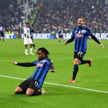 Gasperini, Lookman Embrace Following Goal In 4-0 Win Over Juventus