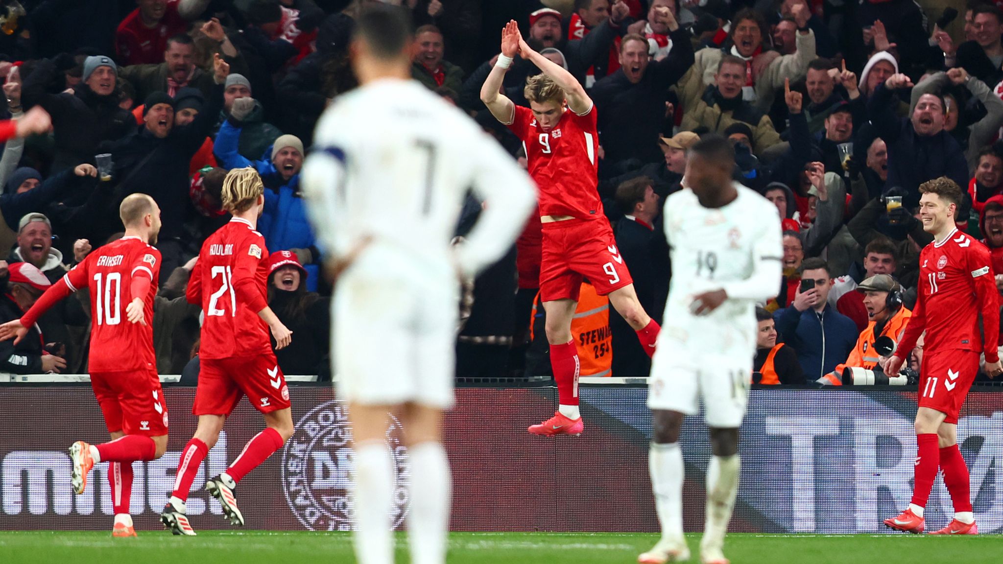 Man United Star Copies Cristiano Ronaldo’s Iconic Celebration After Scoring Against Portugal Man United Star Copies Cristiano Ronaldo’s Iconic Celebration After Scoring Against Portugal