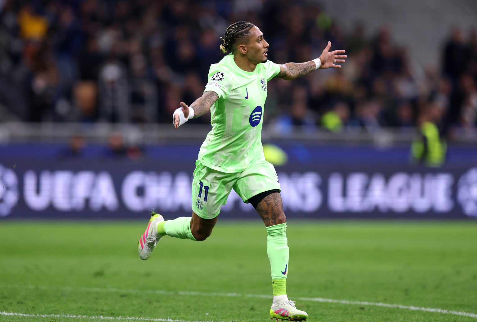 Raphinha Equals Ronaldo’s Champions League Record In Inter Defeat Raphinha Equals Ronaldo’s Champions League Record In Inter Defeat