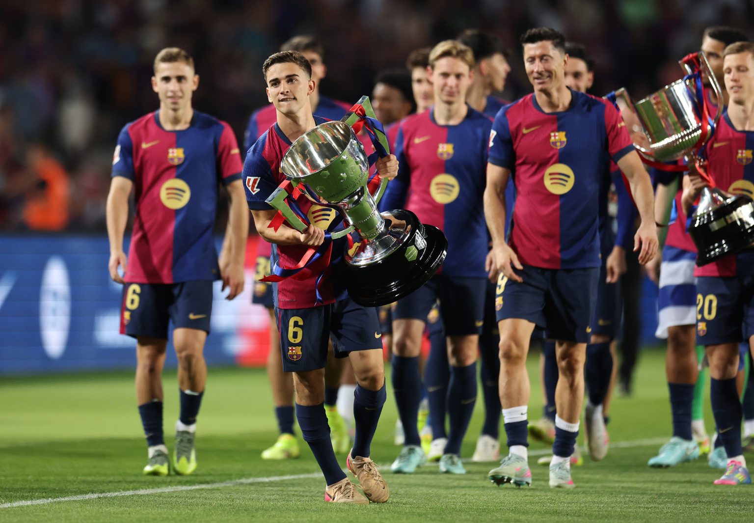 Barcelona Midfield Jewel Enters Make-Or-Break Season To Secure First-Team Position Barcelona Midfield Jewel Enters Make-Or-Break Season To Secure First-Team Position