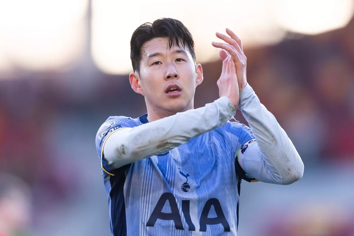 Frank Drops Hint On Son Heung-Min Future As Transfer Offer Emerges Frank Drops Hint On Son Heung-Min Future As Transfer Offer Emerges