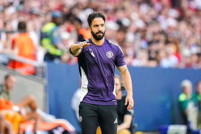 Man United Ponder Over Two Strikers For Next Move Man United Ponder Over Two Strikers For Next Move