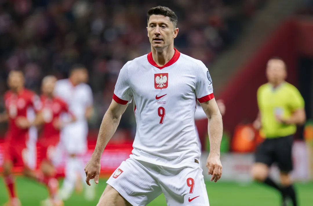 Barcelona Striker Robert Lewandowski Returns To Poland’s Team Barcelona Striker Robert Lewandowski Returns To Poland’s Team