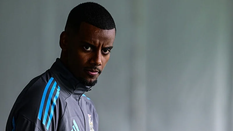 Eddie Howe Says Alexander Isak Future ‘Irrelevant’ When Newcastle Face Liverpool Eddie Howe Says Alexander Isak Future ‘Irrelevant’ When Newcastle Face Liverpool