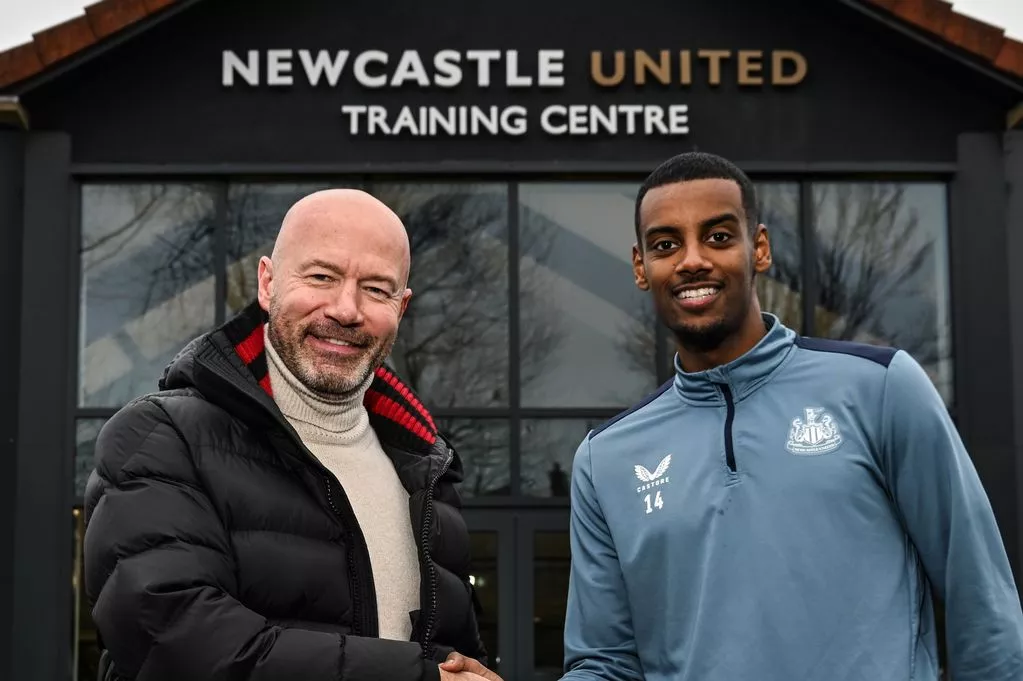 ‘Get Him Out’ – Alan Shearer Fires Newcastle Brutal Alexander Isak Message As Liverpool Wait ‘Get Him Out’ – Alan Shearer Fires Newcastle Brutal Alexander Isak Message As Liverpool Wait
