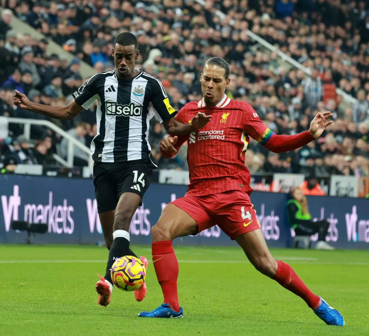 Van Dijk Sends Message To Isak Following Explosive Statement Van Dijk Sends Message To Isak Following Explosive Statement