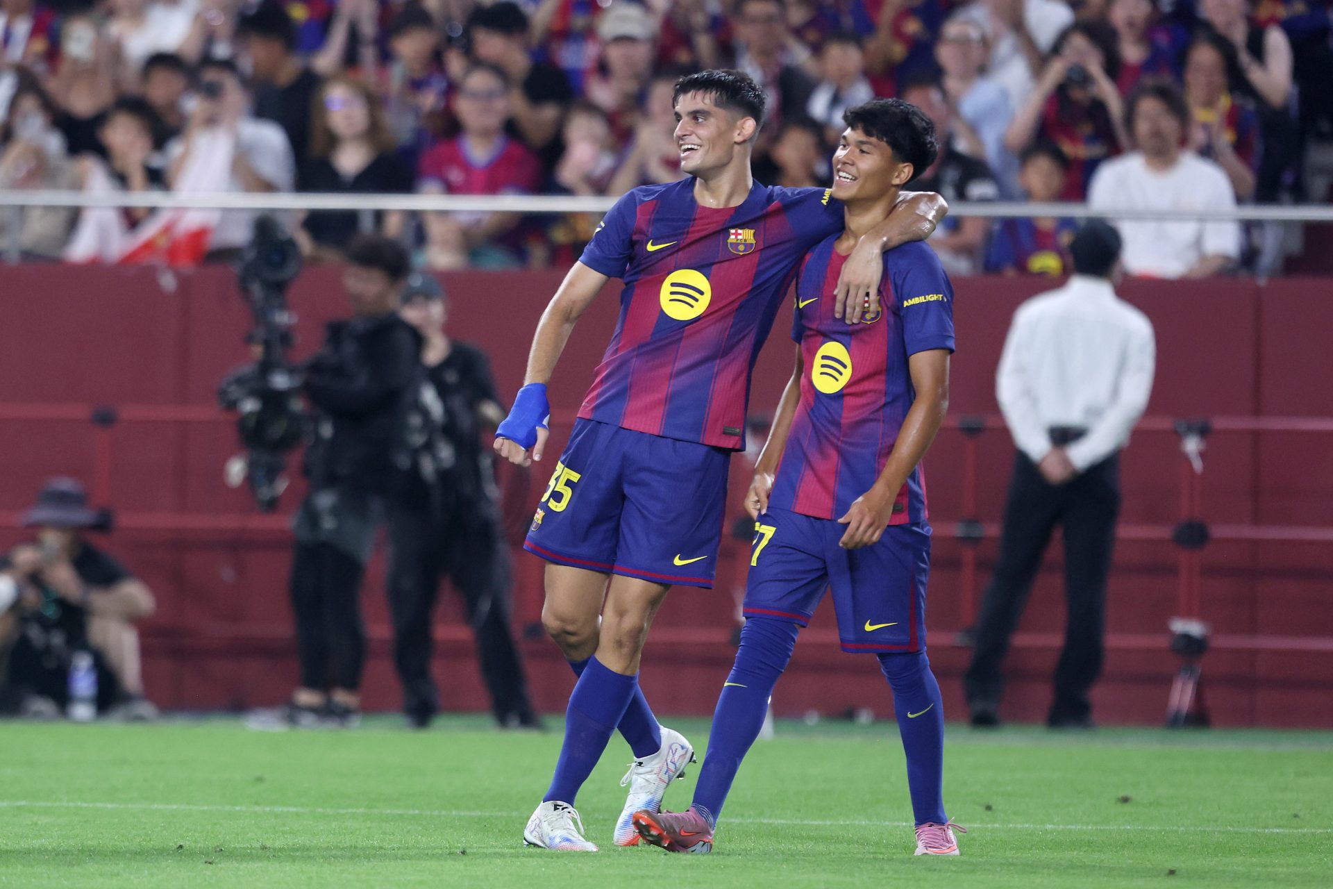 Barcelona Open Talks To Renew 17-Year-Old Wonderkid As Deco Meets With Agent Barcelona Open Talks To Renew 17-Year-Old Wonderkid As Deco Meets With Agent