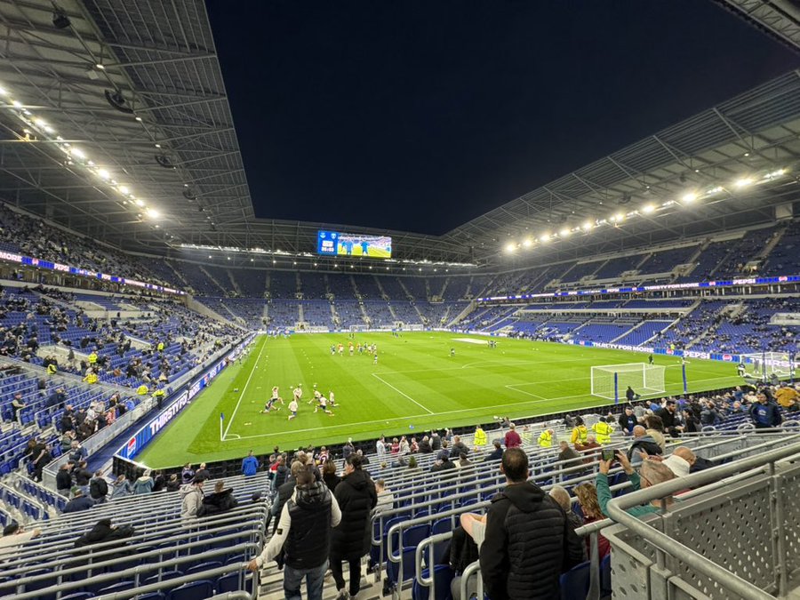 Clattenburg Backs Everton Star After Hitting Out At Referee Clattenburg Backs Everton Star After Hitting Out At Referee