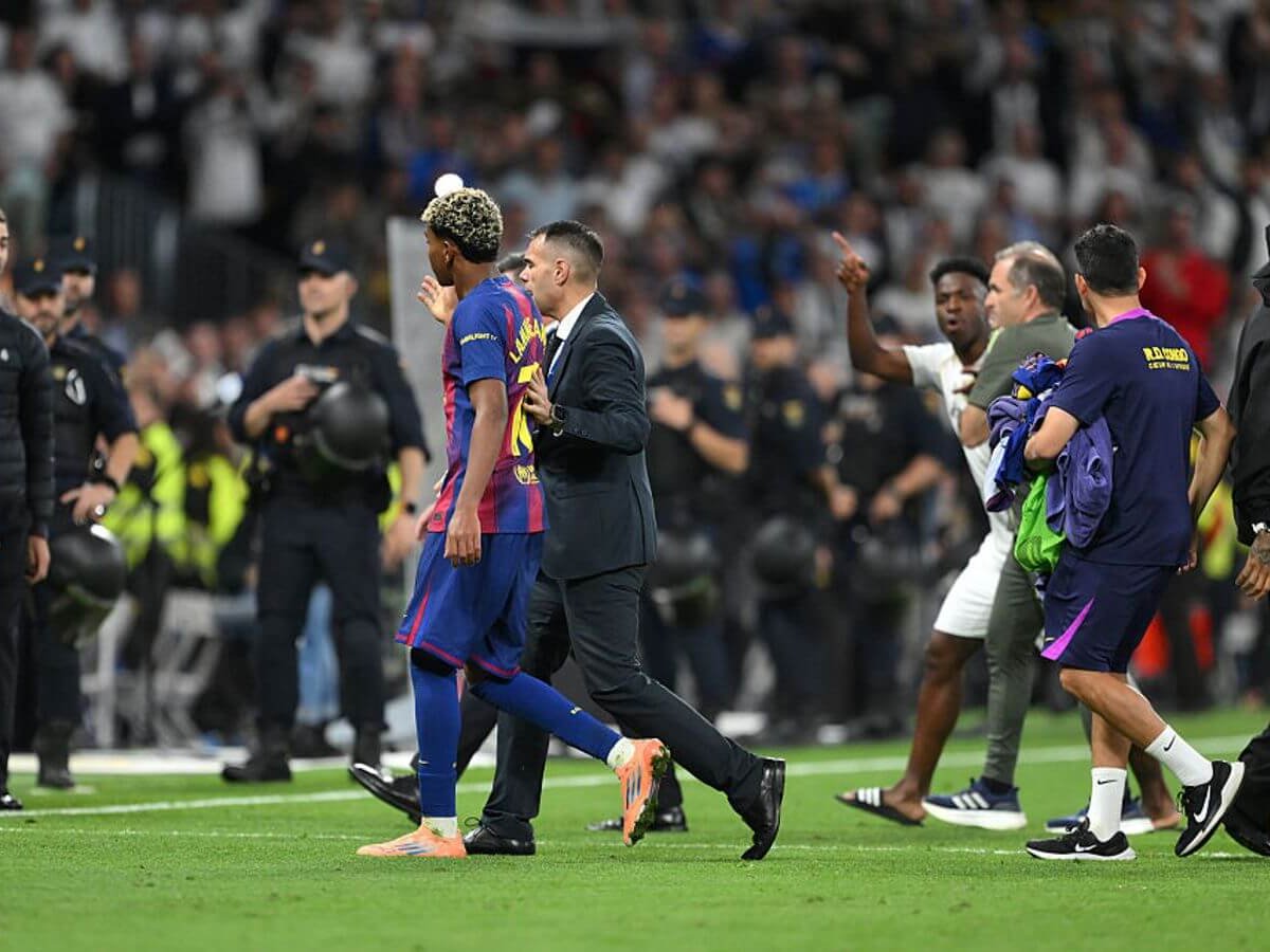 Vinicius Jr’s Outburst Exposes Real Madrid Tension Despite El Clásico Win Vinicius Jr’s Outburst Exposes Real Madrid Tension Despite El Clásico Win
