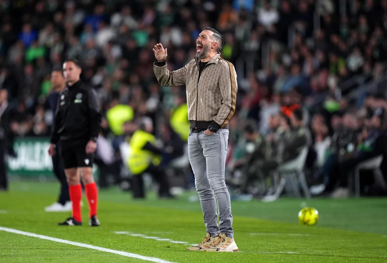 Elche Manager Furious With Real Madrid’s Second Goal Being Allowed – ‘A Clear Foul’ Elche Manager Furious With Real Madrid’s Second Goal Being Allowed – ‘A Clear Foul’