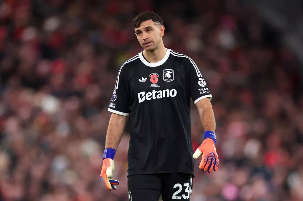 Martinez Stripped Of Aston Villa Vice-Captaincy Following Failed Man United Move Martinez Stripped Of Aston Villa Vice-Captaincy Following Failed Man United Move