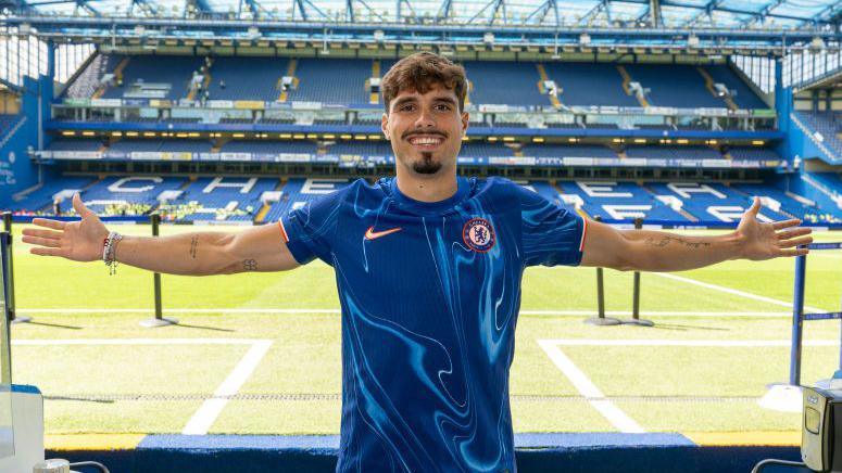 Barcelona Eye Chelsea Winger Despite Quiet Champions League Display Barcelona Eye Chelsea Winger Despite Quiet Champions League Display