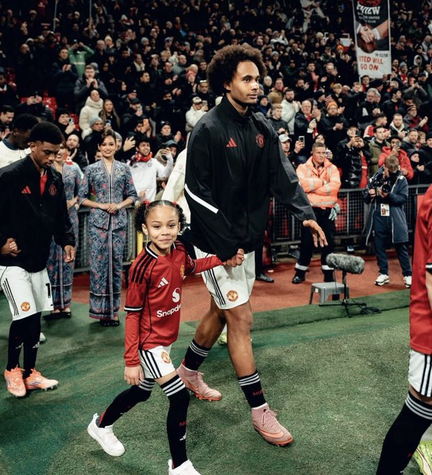 Man United Make Zirkzee Transfer Decision Following Approach From Club Man United Make Zirkzee Transfer Decision Following Approach From Club