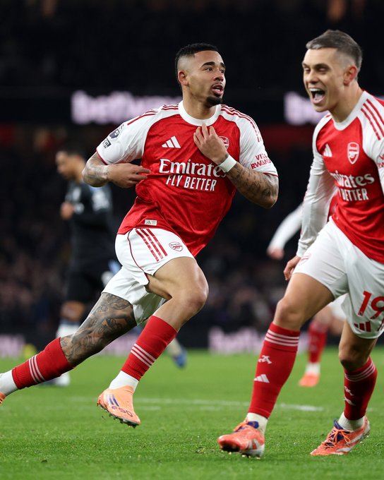 Merson Puts Neck On The Line With Bold Arsenal Title Comment Following Aston Villa Victory Merson Puts Neck On The Line With Bold Arsenal Title Comment Following Aston Villa Victory