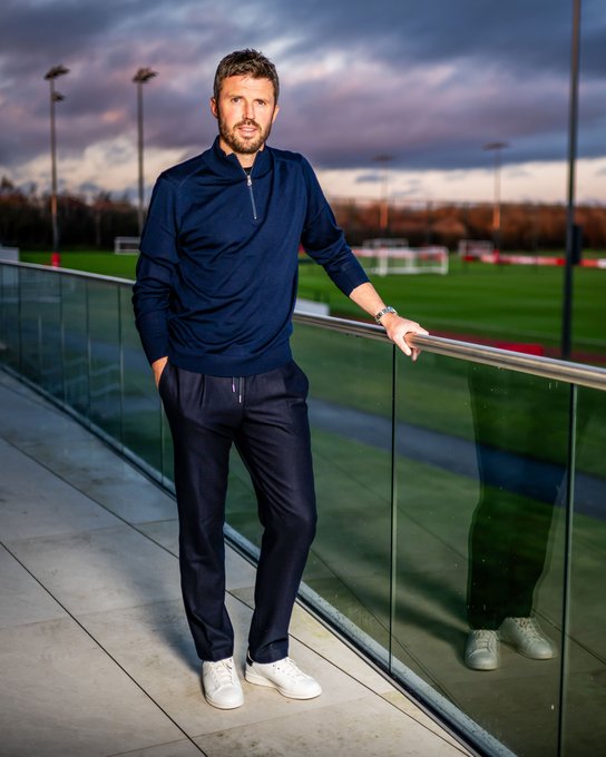 ‘Man United Should Not Appoint Carrick Permanently’ – Neville ‘Man United Should Not Appoint Carrick Permanently’ – Neville