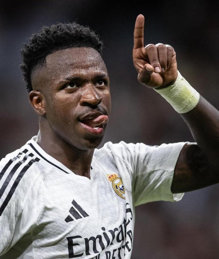 3 Players Targeted With Racist Abuse Online After Premier League Games 3 Players Targeted With Racist Abuse Online After Premier League Games