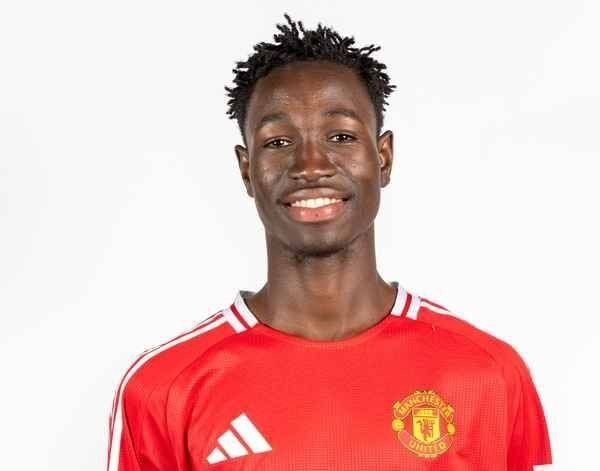 Michael Carrick Calls on Man United Loanee to Quit New Club, Demands His Return Michael Carrick Calls on Man United Loanee to Quit New Club, Demands His Return