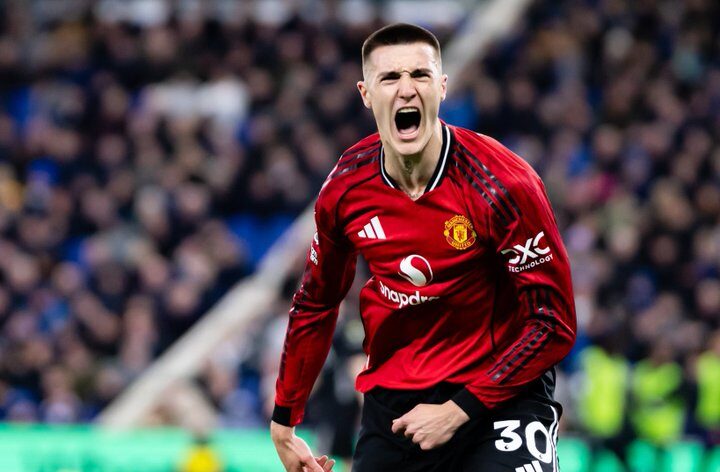 Manchester United Star’s Reaction To Benjamin Sesko’s Score Against Everton Speaks Volumes Manchester United Star’s Reaction To Benjamin Sesko’s Score Against Everton Speaks Volumes