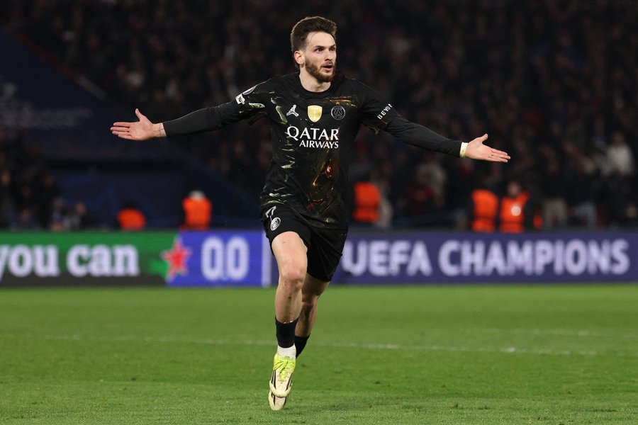 Arsenal Ponder Bold Move To Sign Kvaratskhelia From PSG Arsenal Ponder Bold Move To Sign Kvaratskhelia From PSG