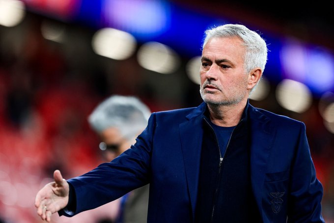 Jose Mourinho Targets Arsenal Defender As Real Madrid Transfer Plans Take Shape Jose Mourinho Targets Arsenal Defender As Real Madrid Transfer Plans Take Shape