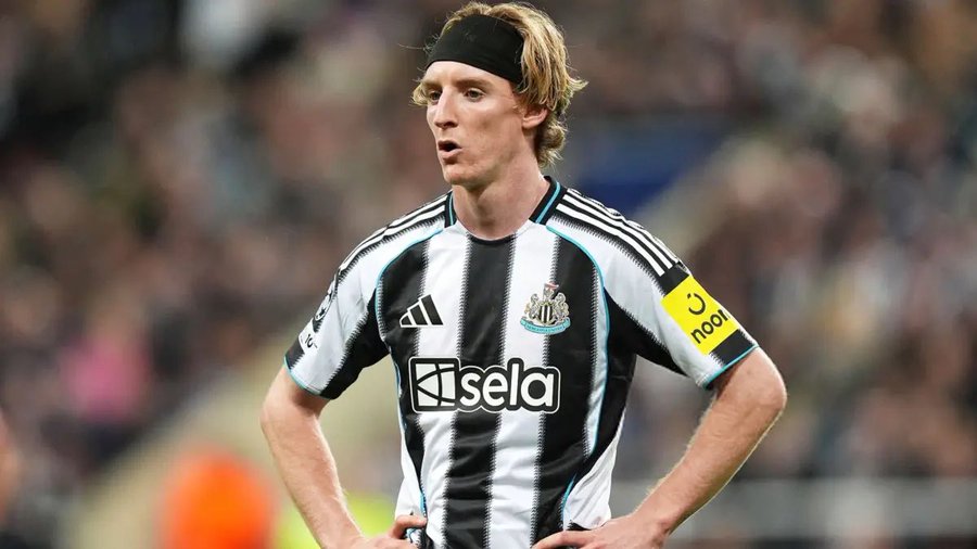 Anthony Gordon Warned Gary Neville About Leaving Newcastle United – Barcelona Move Not Surprising Anthony Gordon Warned Gary Neville About Leaving Newcastle United – Barcelona Move Not Surprising